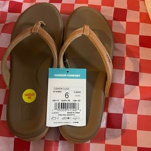 NWT Reef Sandals Size 6